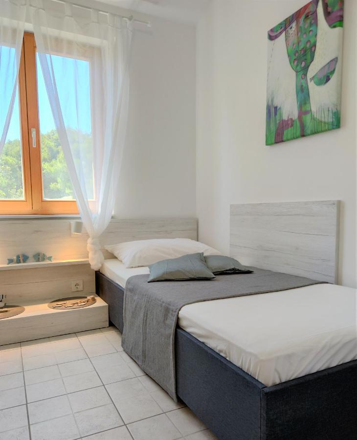 Apartments Riba Vis Dış mekan fotoğraf